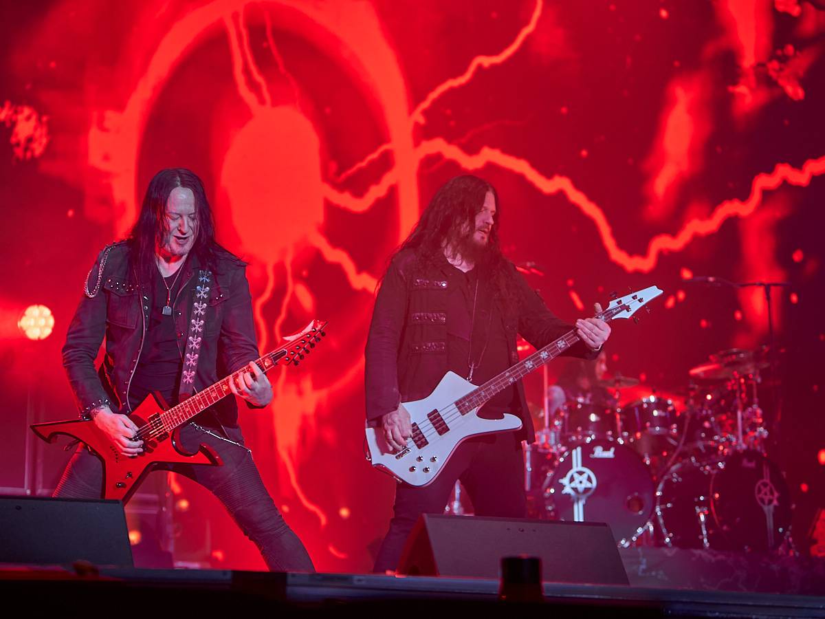 Masters of Rock, den třetí. Nekončící řada plaváčků při Feuerschwanz a Arch Enemy s novou zpěvačkou