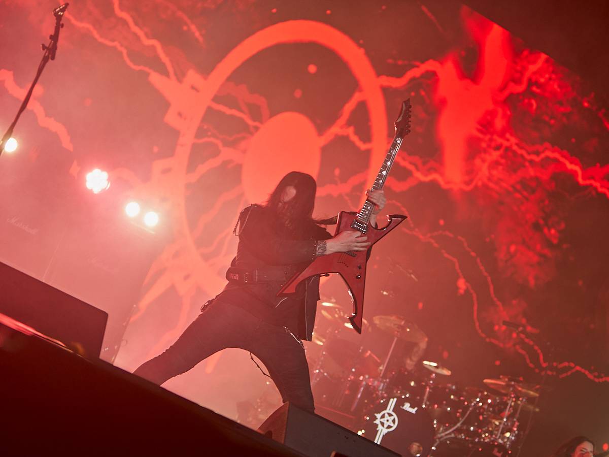 Masters of Rock, den třetí. Nekončící řada plaváčků při Feuerschwanz a Arch Enemy s novou zpěvačkou