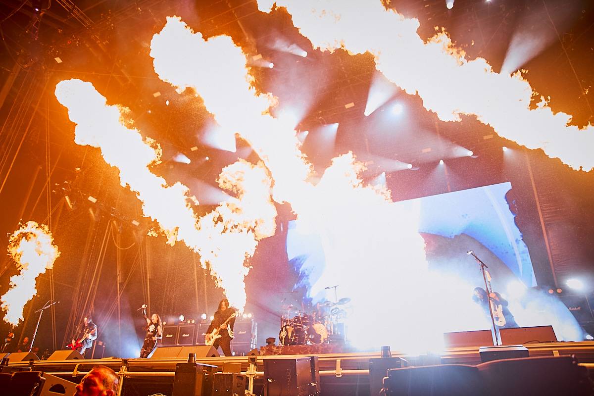 Masters of Rock, den třetí. Nekončící řada plaváčků při Feuerschwanz a Arch Enemy s novou zpěvačkou