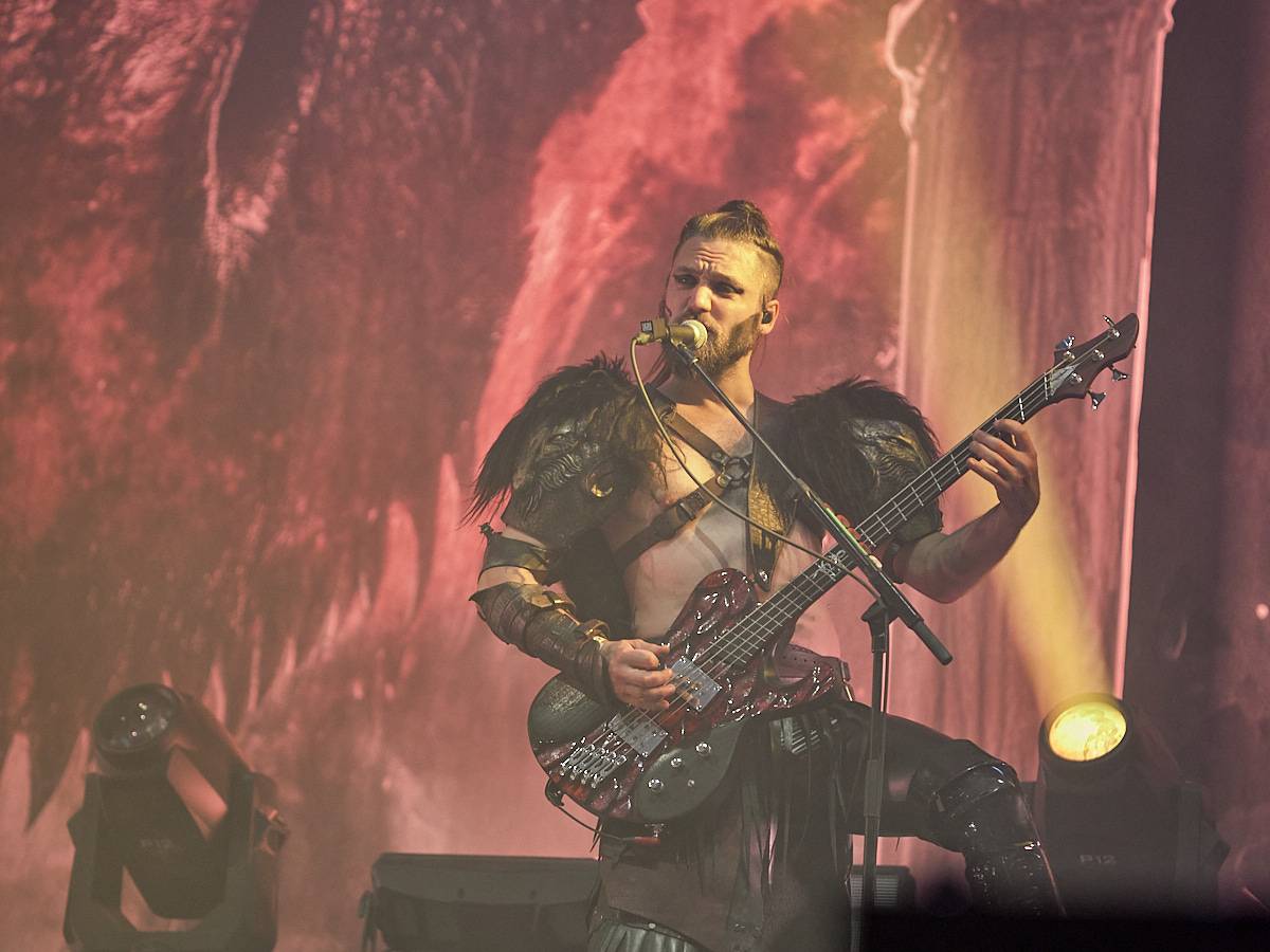 Masters of Rock, den třetí. Nekončící řada plaváčků při Feuerschwanz a Arch Enemy s novou zpěvačkou