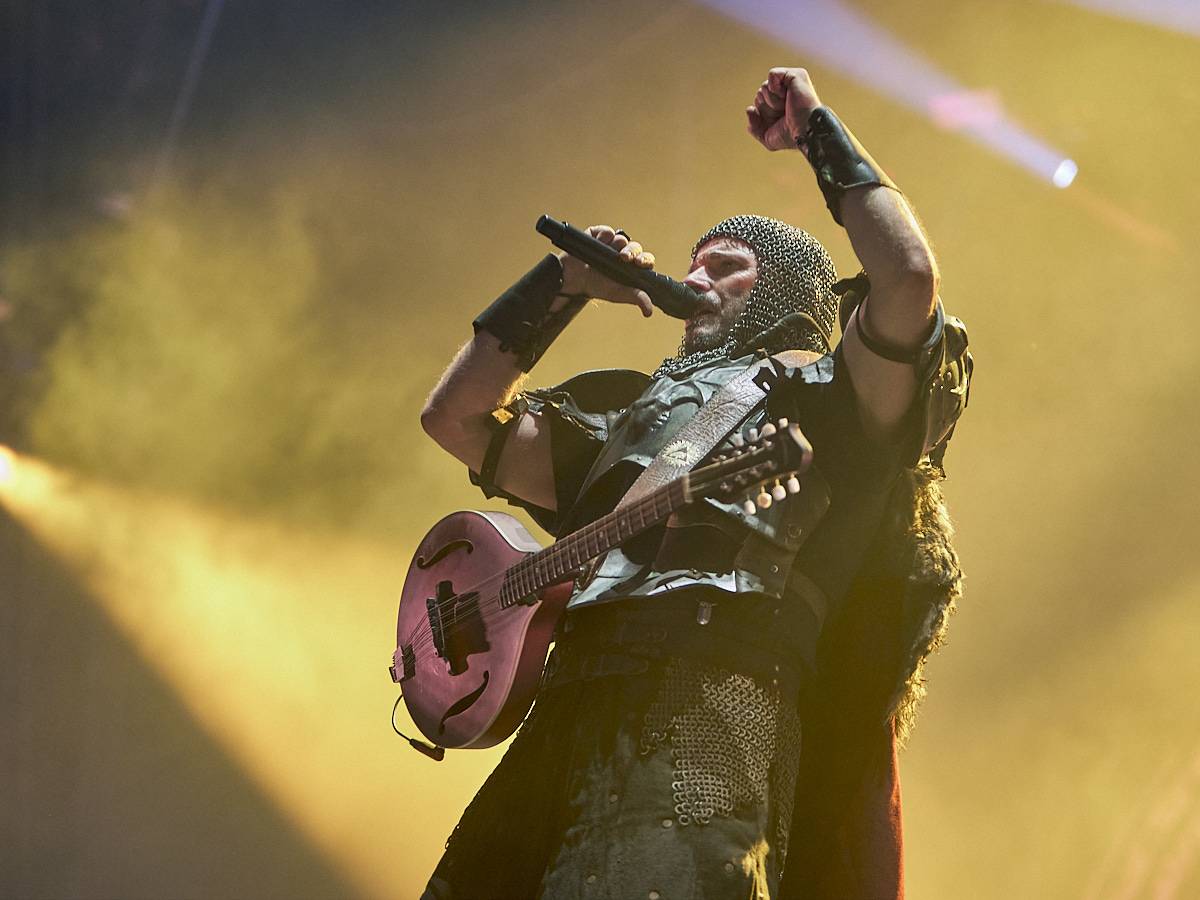 Masters of Rock, den třetí. Nekončící řada plaváčků při Feuerschwanz a Arch Enemy s novou zpěvačkou