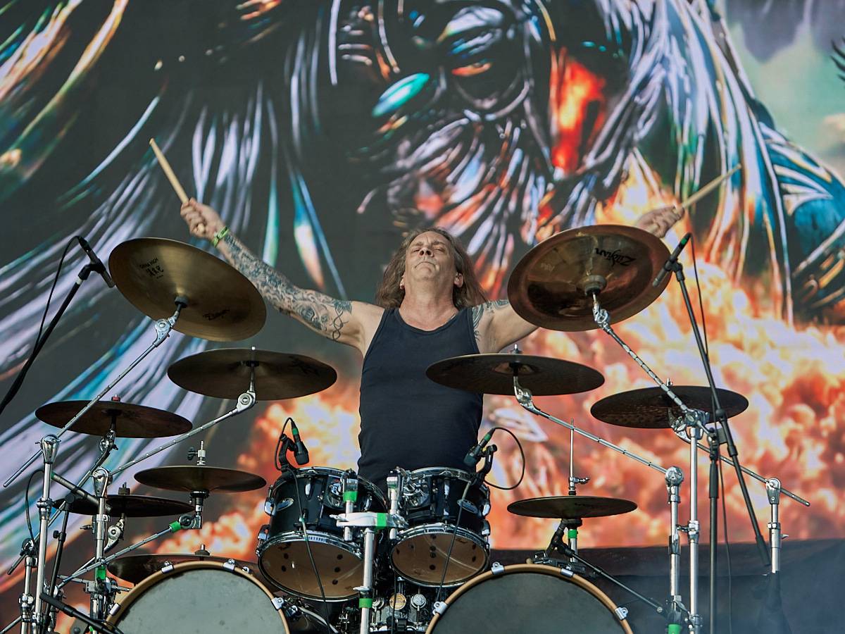 Masters of Rock, den třetí. Nekončící řada plaváčků při Feuerschwanz a Arch Enemy s novou zpěvačkou