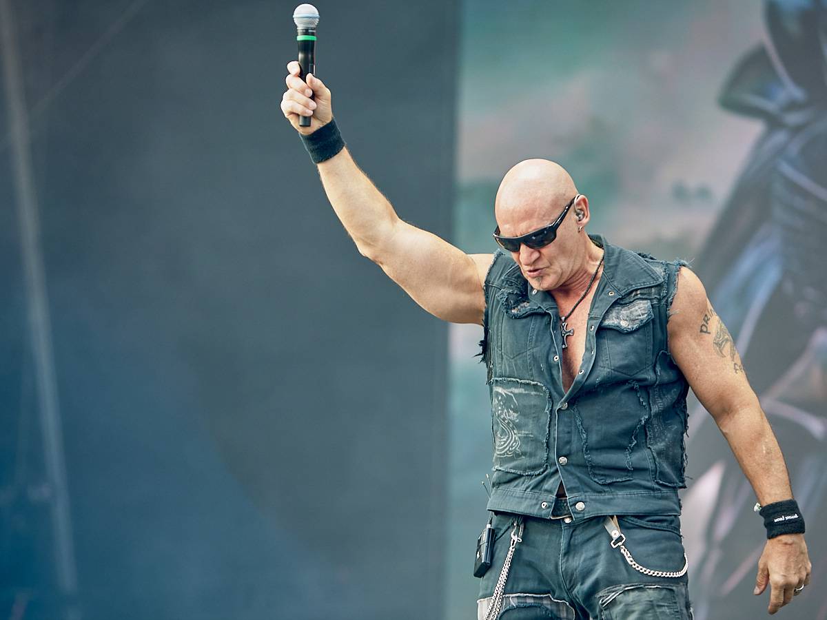 Masters of Rock, den třetí. Nekončící řada plaváčků při Feuerschwanz a Arch Enemy s novou zpěvačkou