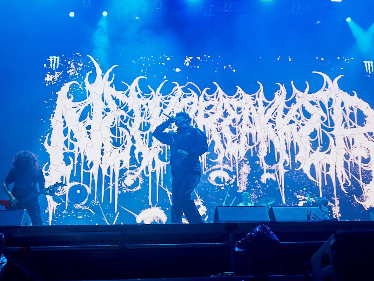 Masters of Rock, den třetí. Nekončící řada plaváčků při Feuerschwanz a Arch Enemy s novou zpěvačkou