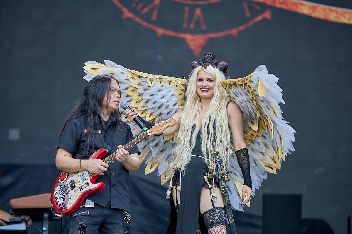 Masters of Rock, den třetí. Nekončící řada plaváčků při Feuerschwanz a Arch Enemy s novou zpěvačkou