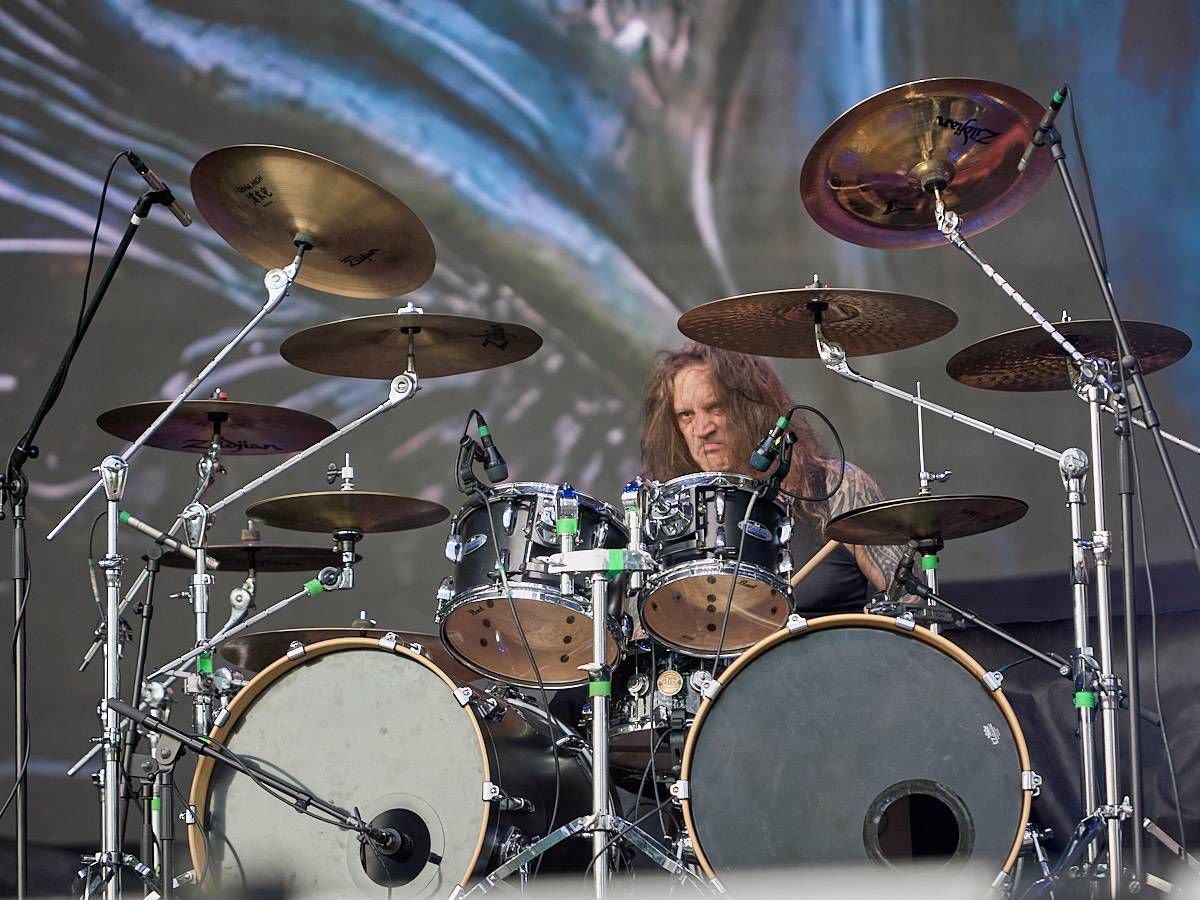 Masters of Rock, den třetí. Nekončící řada plaváčků při Feuerschwanz a Arch Enemy s novou zpěvačkou