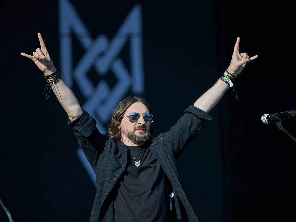 Masters of Rock, den třetí. Nekončící řada plaváčků při Feuerschwanz a Arch Enemy s novou zpěvačkou