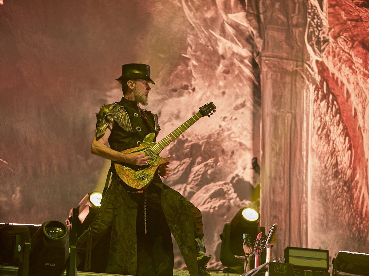 Masters of Rock, den třetí. Nekončící řada plaváčků při Feuerschwanz a Arch Enemy s novou zpěvačkou