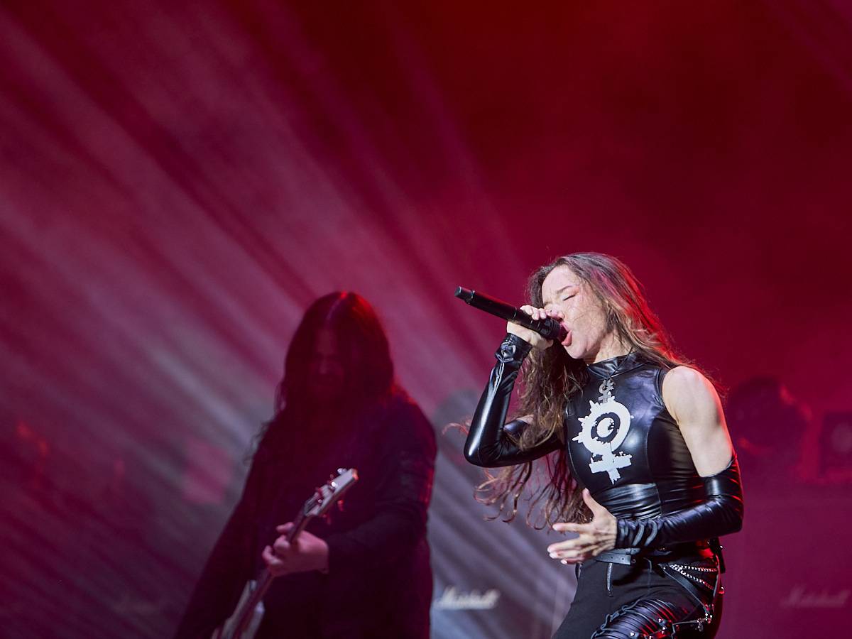 Masters of Rock, den třetí. Nekončící řada plaváčků při Feuerschwanz a Arch Enemy s novou zpěvačkou