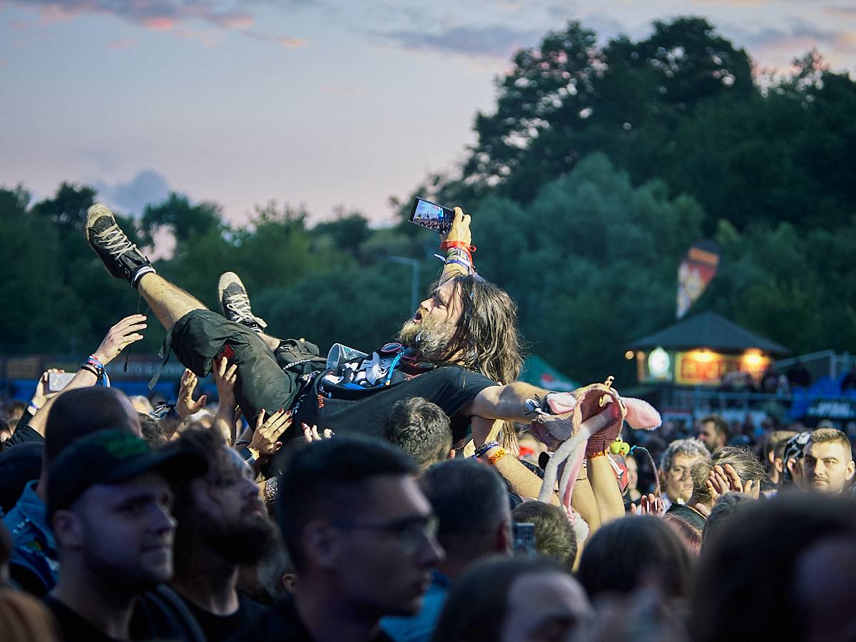 Masters of Rock, den čtvrtý. Podpásovka od počasí, hrůzostrašní Lordi, rozzuření grizzliové Slaughter To Prevail a extravagantní Marilyn Manson