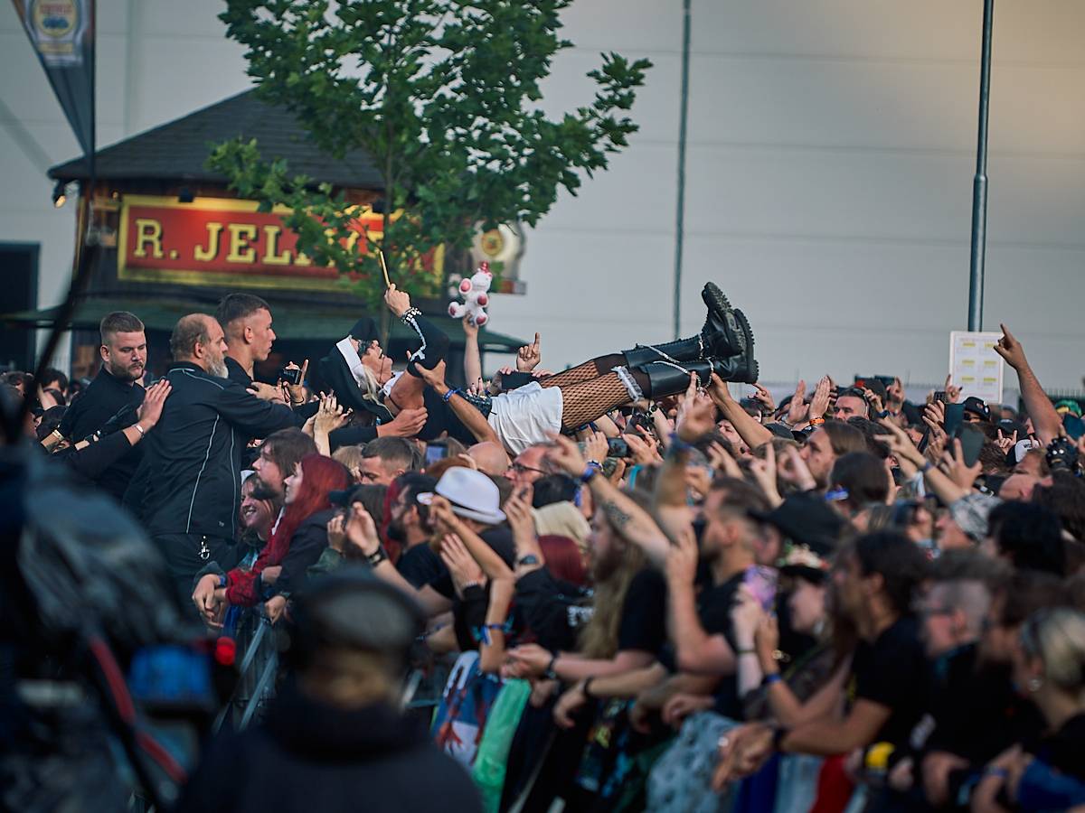 Masters of Rock, den čtvrtý. Podpásovka od počasí, hrůzostrašní Lordi, rozzuření grizzliové Slaughter To Prevail a extravagantní Marilyn Manson