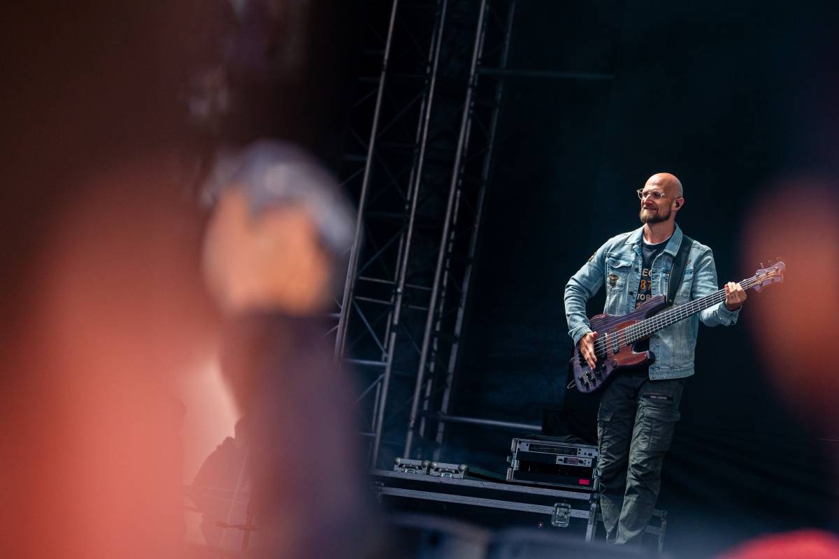 Benátská! odstartovala. Koncert Richarda Müllera zrušil déšť, No Name roztančili dav a Mirai poskládali novou kapelu