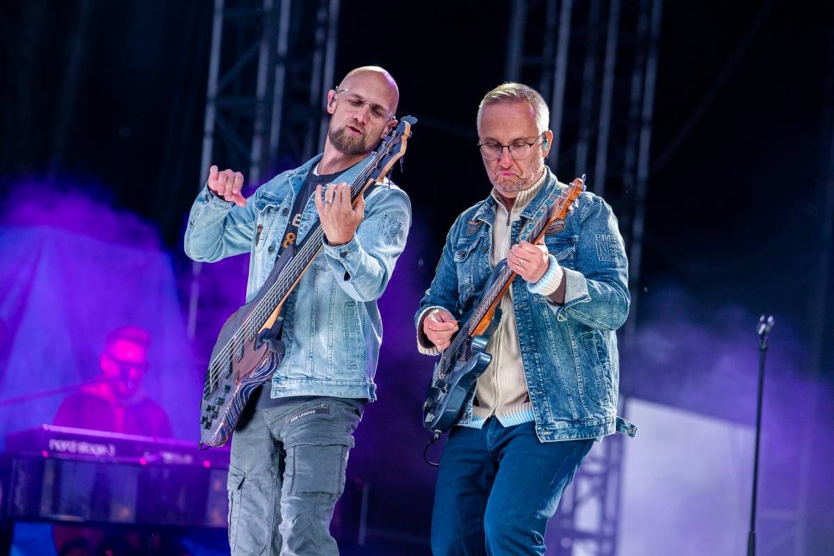 Benátská! odstartovala. Koncert Richarda Müllera zrušil déšť, No Name roztančili dav a Mirai poskládali novou kapelu