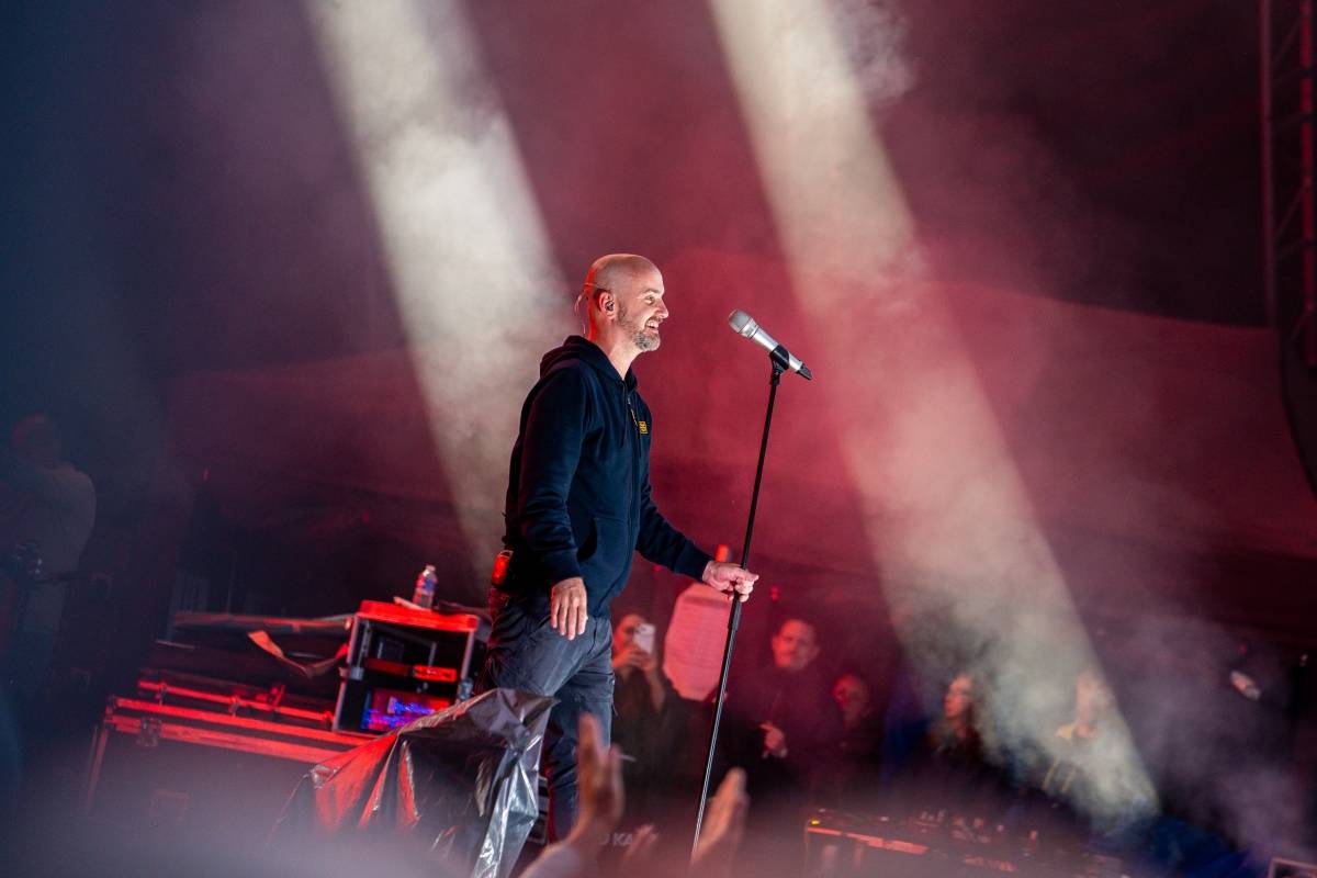 Benátská! odstartovala. Koncert Richarda Müllera zrušil déšť, No Name roztančili dav a Mirai poskládali novou kapelu