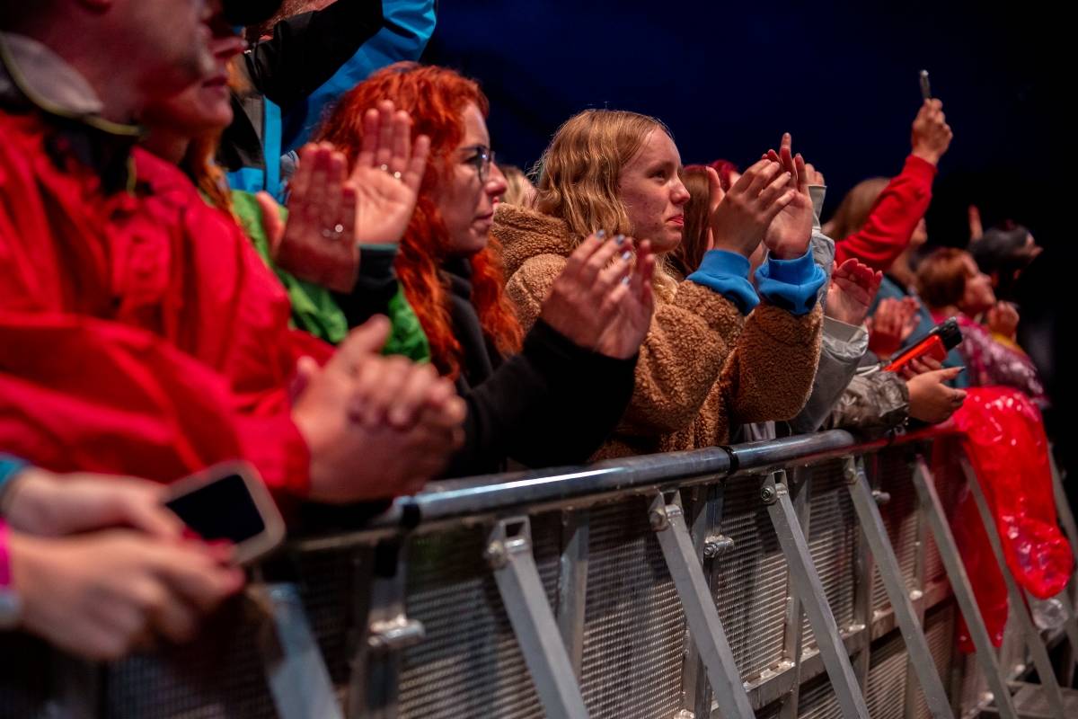 Benátská! odstartovala. Koncert Richarda Müllera zrušil déšť, No Name roztančili dav a Mirai poskládali novou kapelu