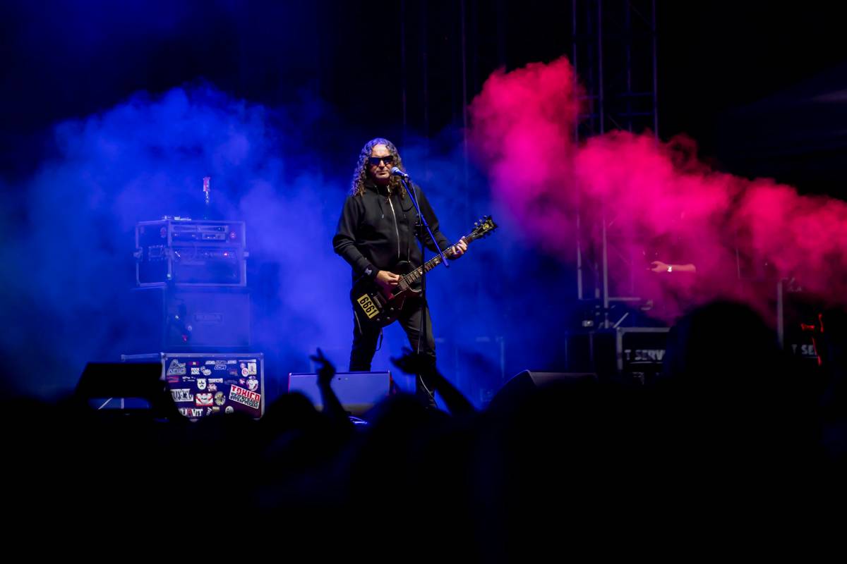 Benátská! odstartovala. Koncert Richarda Müllera zrušil déšť, No Name roztančili dav a Mirai poskládali novou kapelu