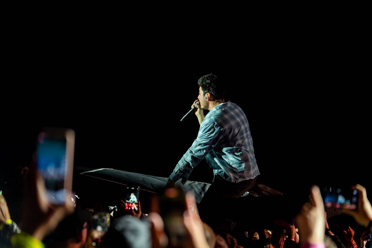 Benátská! odstartovala. Koncert Richarda Müllera zrušil déšť, No Name roztančili dav a Mirai poskládali novou kapelu