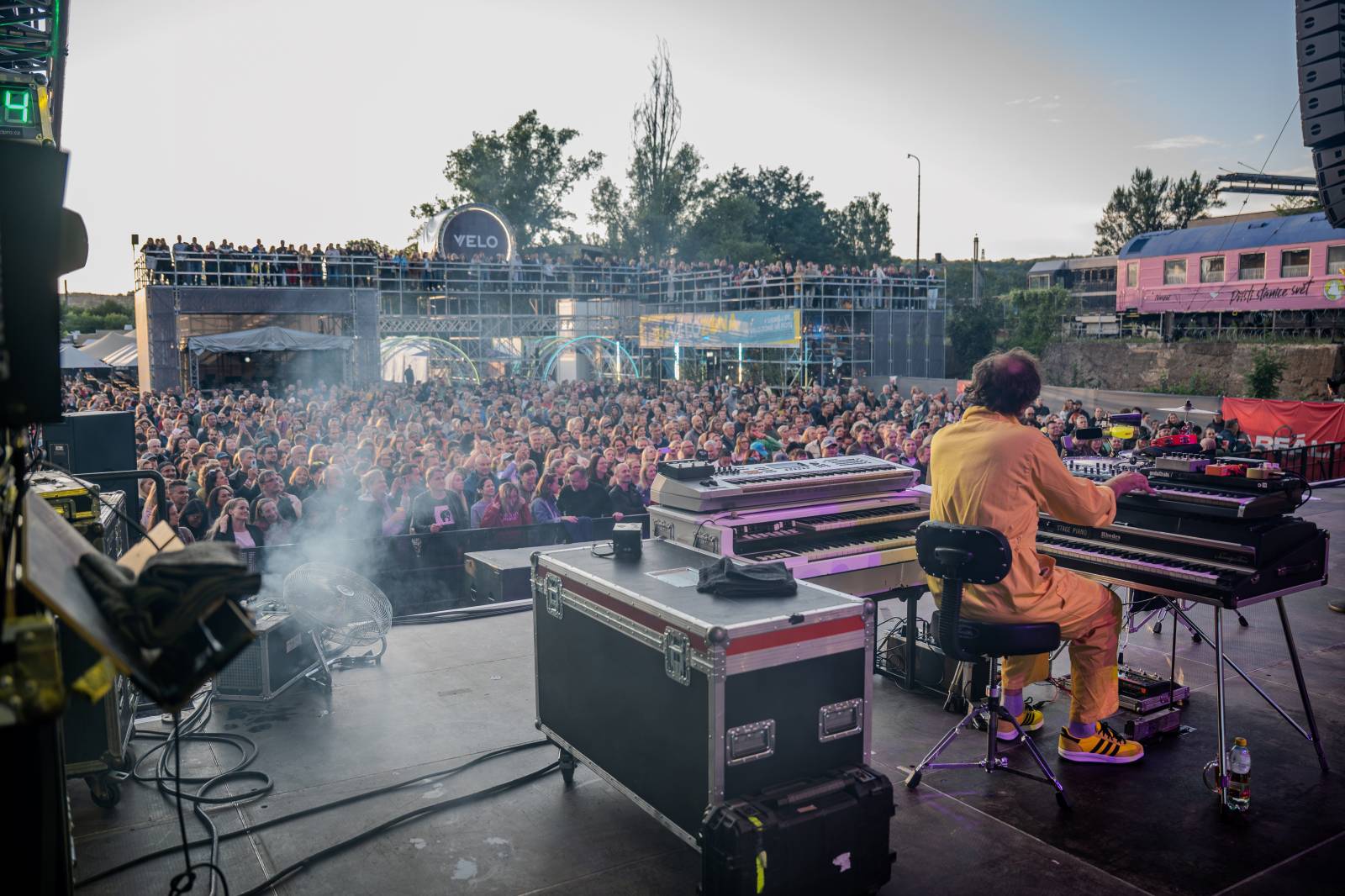 Party plná groovu a nakažlivé radosti. Monkey Business oslavili na Prague Open Air šestadvacáté narozeniny