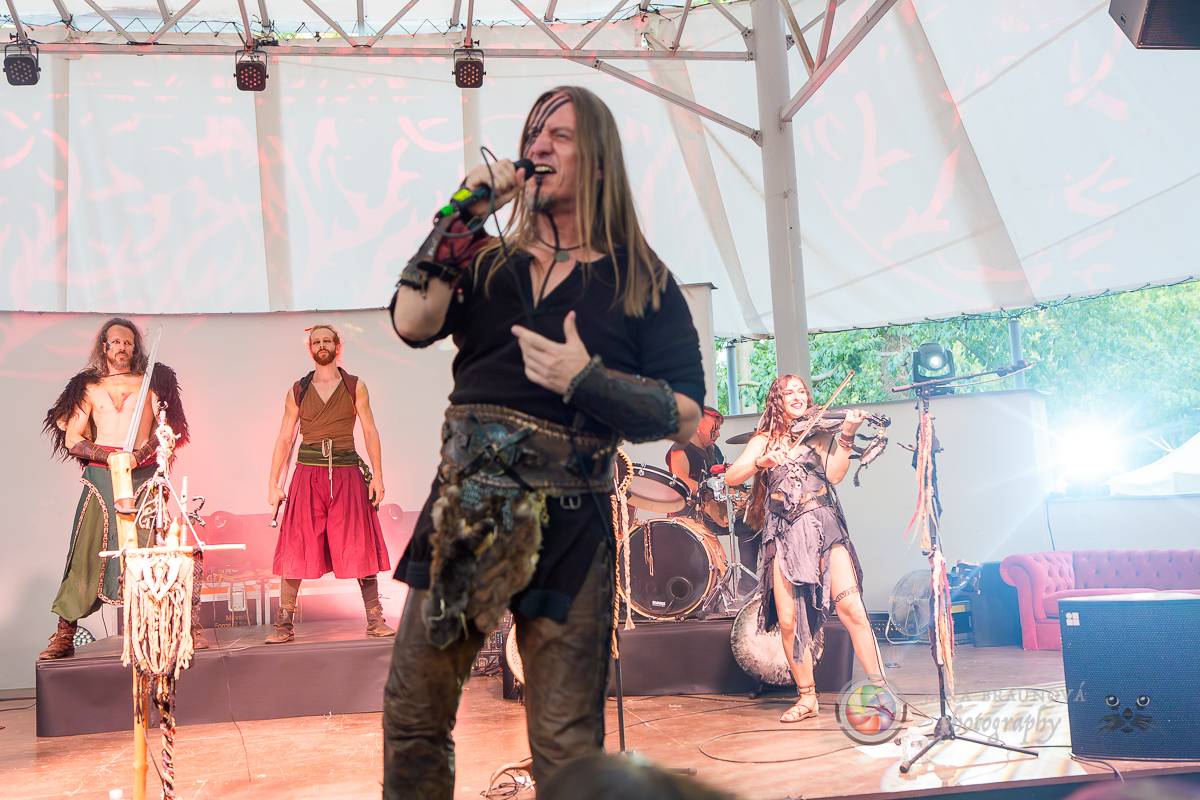 Stromovku zaplnili fanoušci Zaklínače. Deloraine předvedli ohnivou show