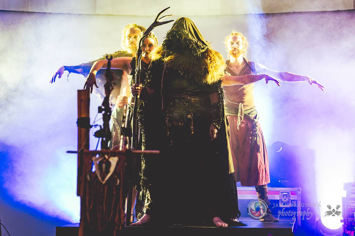 Stromovku zaplnili fanoušci Zaklínače. Deloraine předvedli ohnivou show