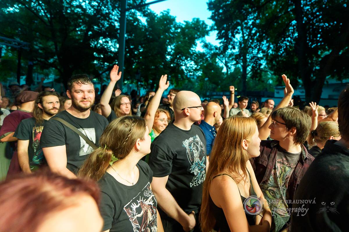 Stromovku zaplnili fanoušci Zaklínače. Deloraine předvedli ohnivou show