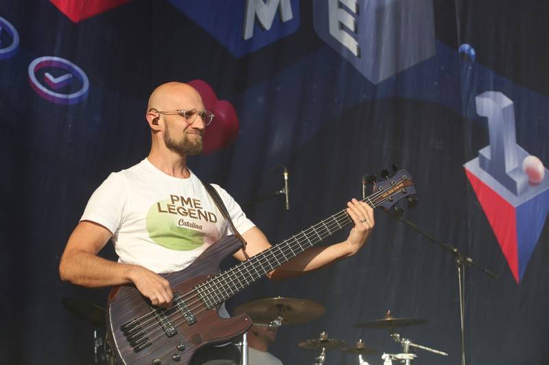 Cibula Fest, den druhý. No Name, Ewa Farna, Dymytry a závěr s Traktorem