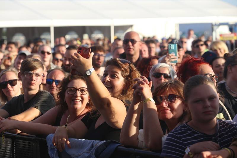 Cibula Fest, den druhý. No Name, Ewa Farna, Dymytry a závěr s Traktorem