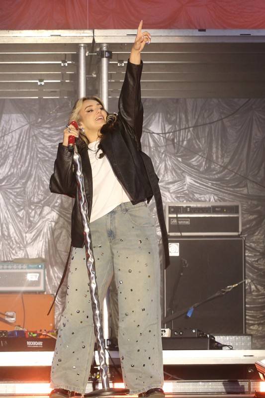 Cibula Fest, den druhý. No Name, Ewa Farna, Dymytry a závěr s Traktorem