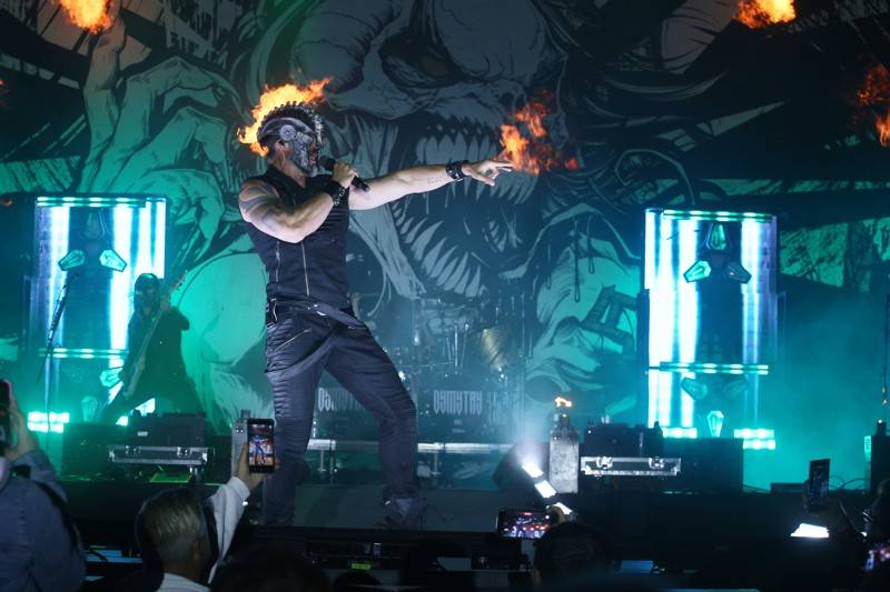 Cibula Fest, den druhý. No Name, Ewa Farna, Dymytry a závěr s Traktorem