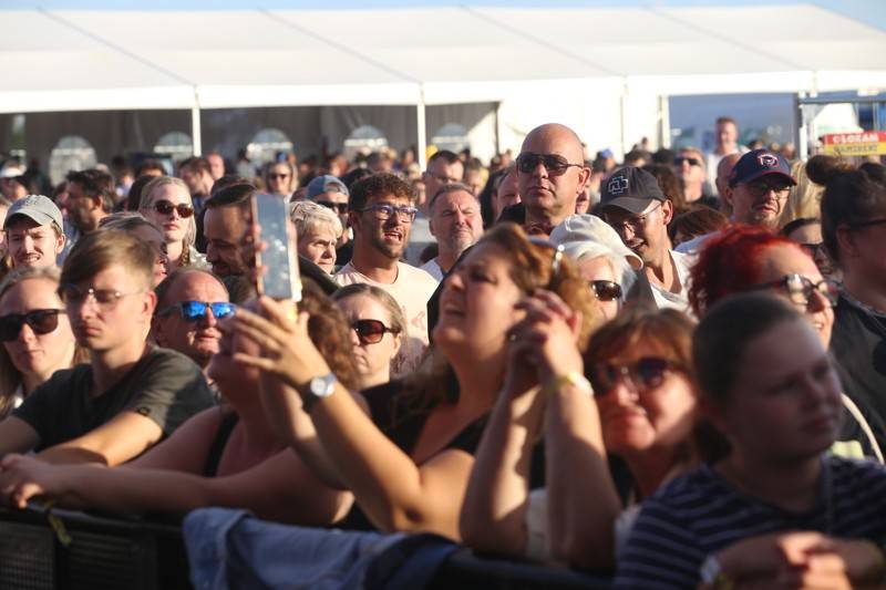 Cibula Fest, den druhý. No Name, Ewa Farna, Dymytry a závěr s Traktorem