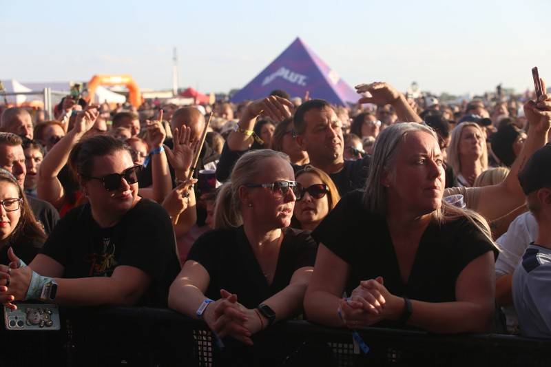Cibula Fest, den druhý. No Name, Ewa Farna, Dymytry a závěr s Traktorem