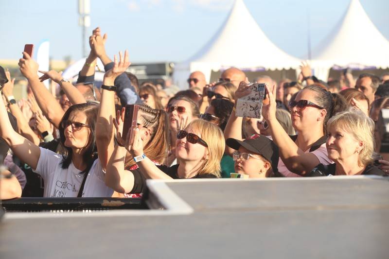 Cibula Fest, den druhý. No Name, Ewa Farna, Dymytry a závěr s Traktorem