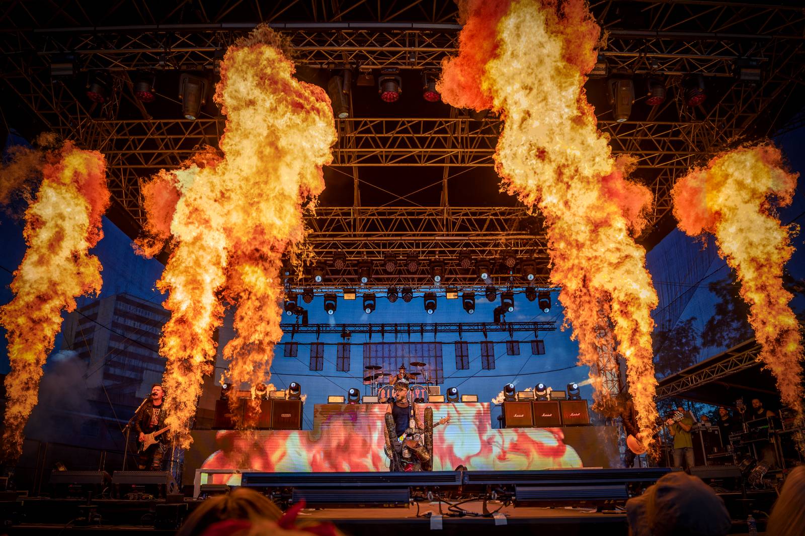 Rybičky 48 rozezpívaly Holešovice. Kuba Ryba si zatančil s fanynkami a pozval všechny na jEDEN koncert