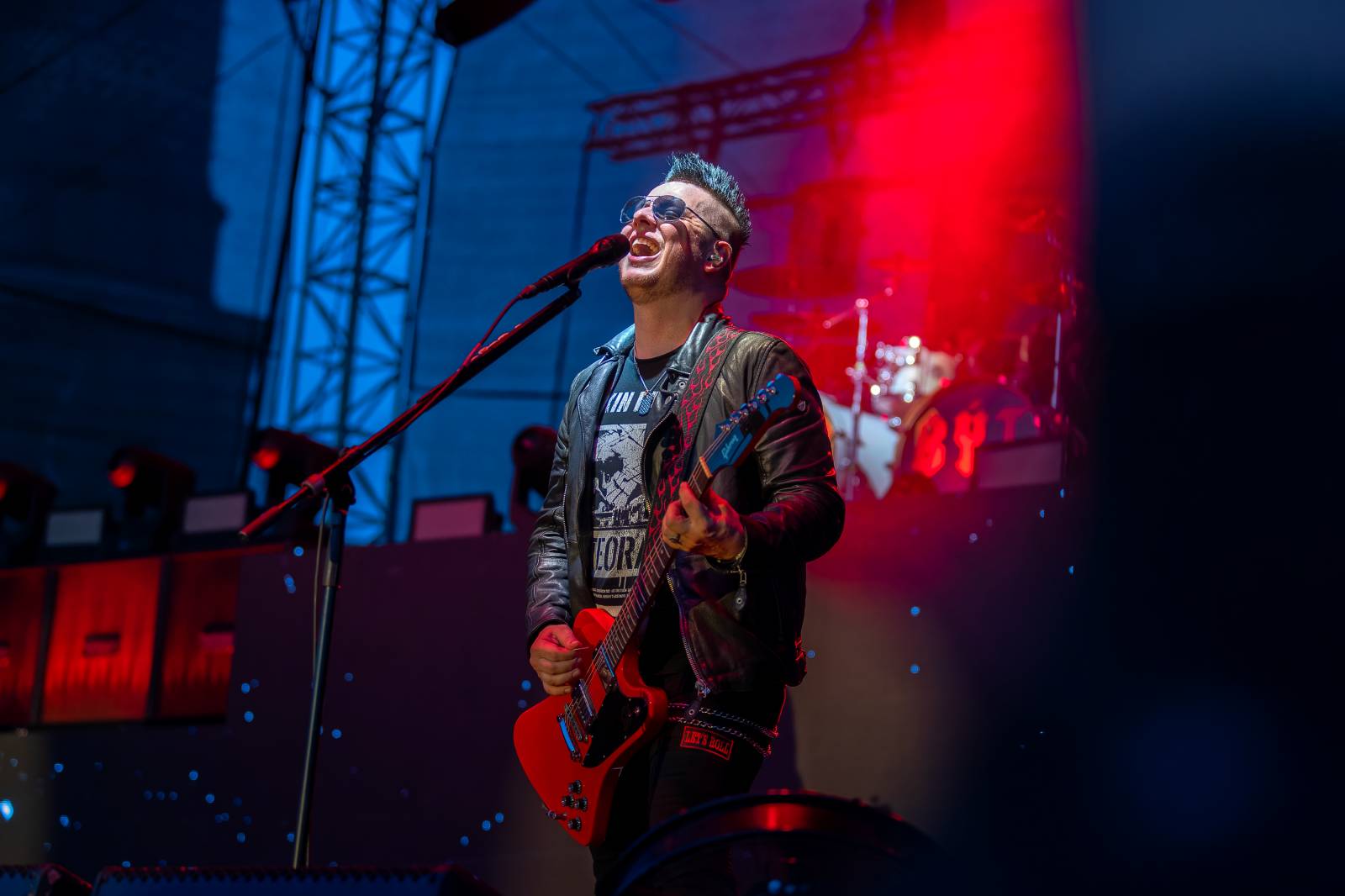 Rybičky 48 rozezpívaly Holešovice. Kuba Ryba si zatančil s fanynkami a pozval všechny na jEDEN koncert