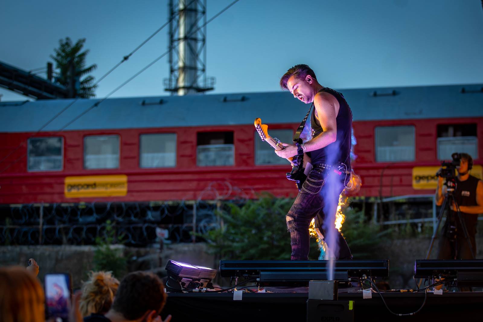 Rybičky 48 rozezpívaly Holešovice. Kuba Ryba si zatančil s fanynkami a pozval všechny na jEDEN koncert