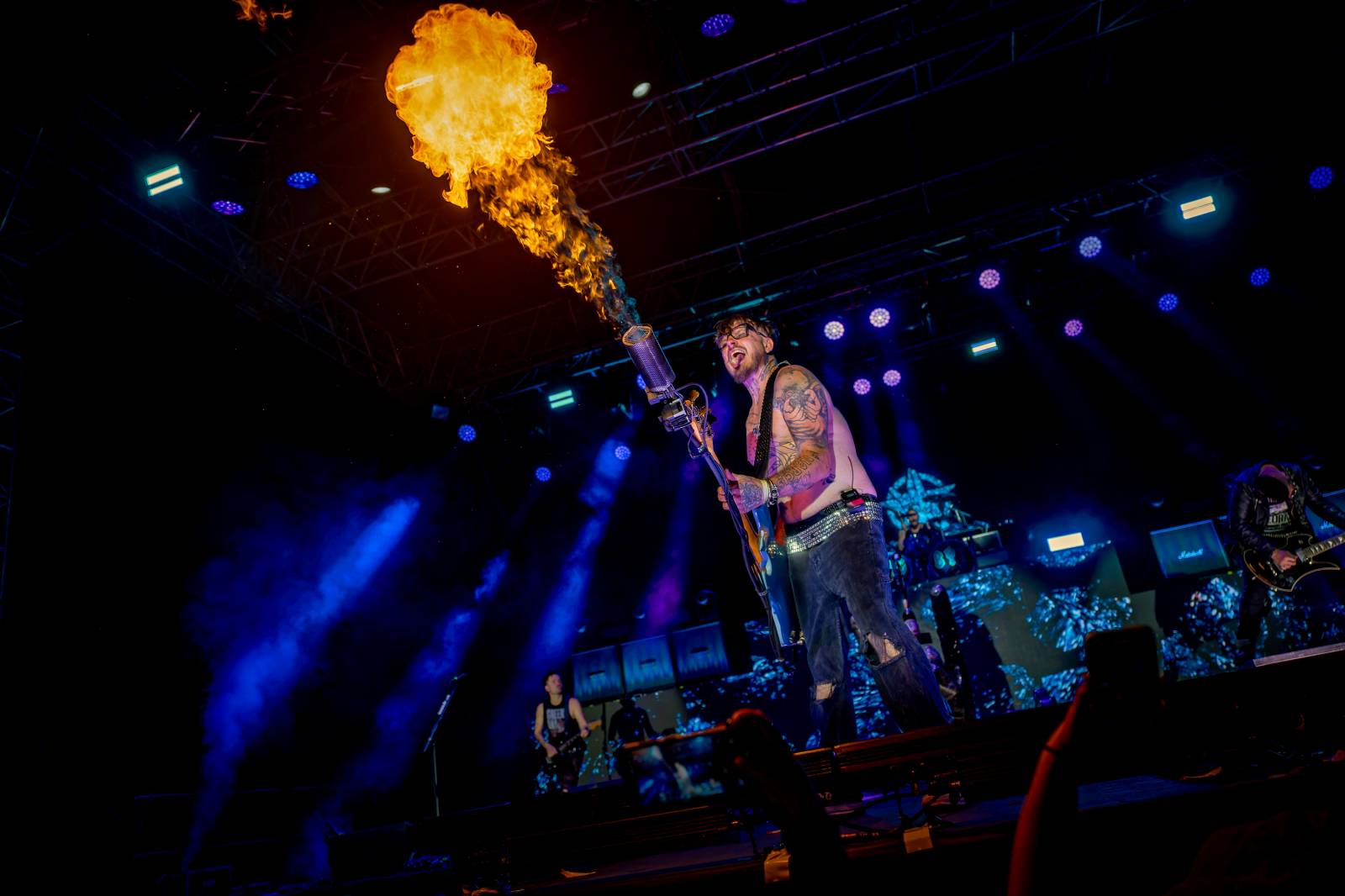 Rybičky 48 rozezpívaly Holešovice. Kuba Ryba si zatančil s fanynkami a pozval všechny na jEDEN koncert