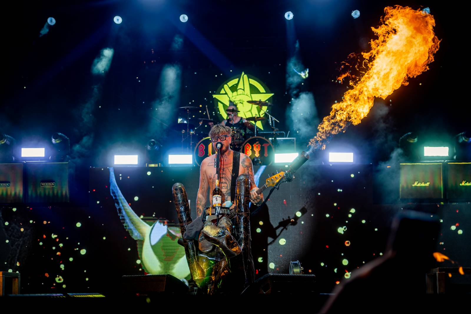 Rybičky 48 rozezpívaly Holešovice. Kuba Ryba si zatančil s fanynkami a pozval všechny na jEDEN koncert