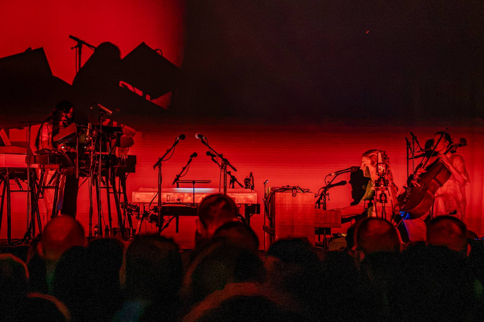 Agnes Obel je zpět na scéně. Nadchla pražskou Archu+