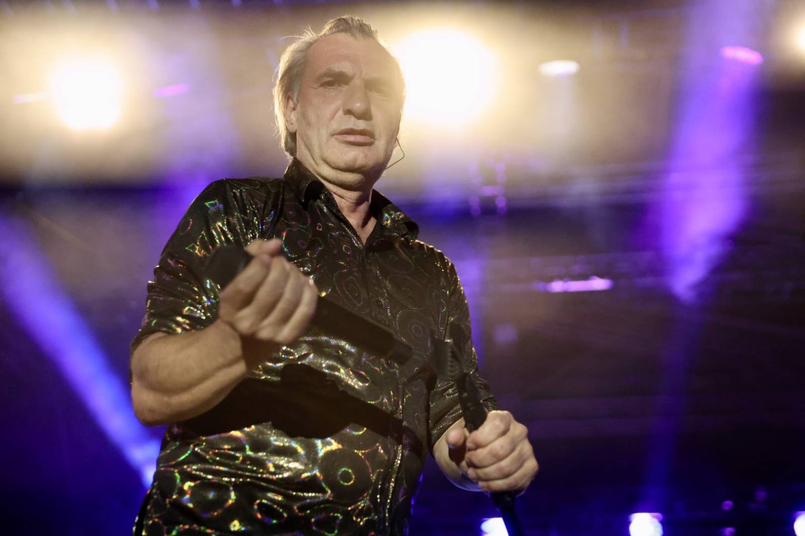 Hrady CZ poprvé v Hluboké nad Vltavou. Festival odstartoval Rytmus, závěr prvního dne obstaraly Rybičky 48