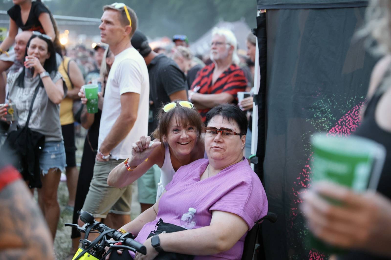 Hrady CZ poprvé v Hluboké nad Vltavou. Festival odstartoval Rytmus, závěr prvního dne obstaraly Rybičky 48
