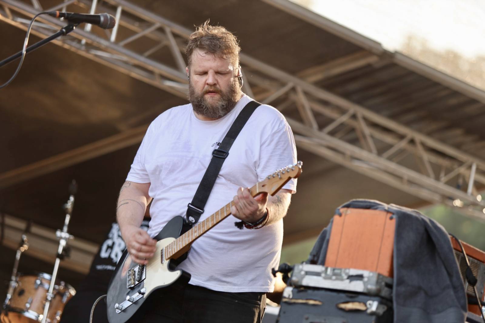 Hrady CZ poprvé v Hluboké nad Vltavou. Festival odstartoval Rytmus, závěr prvního dne obstaraly Rybičky 48