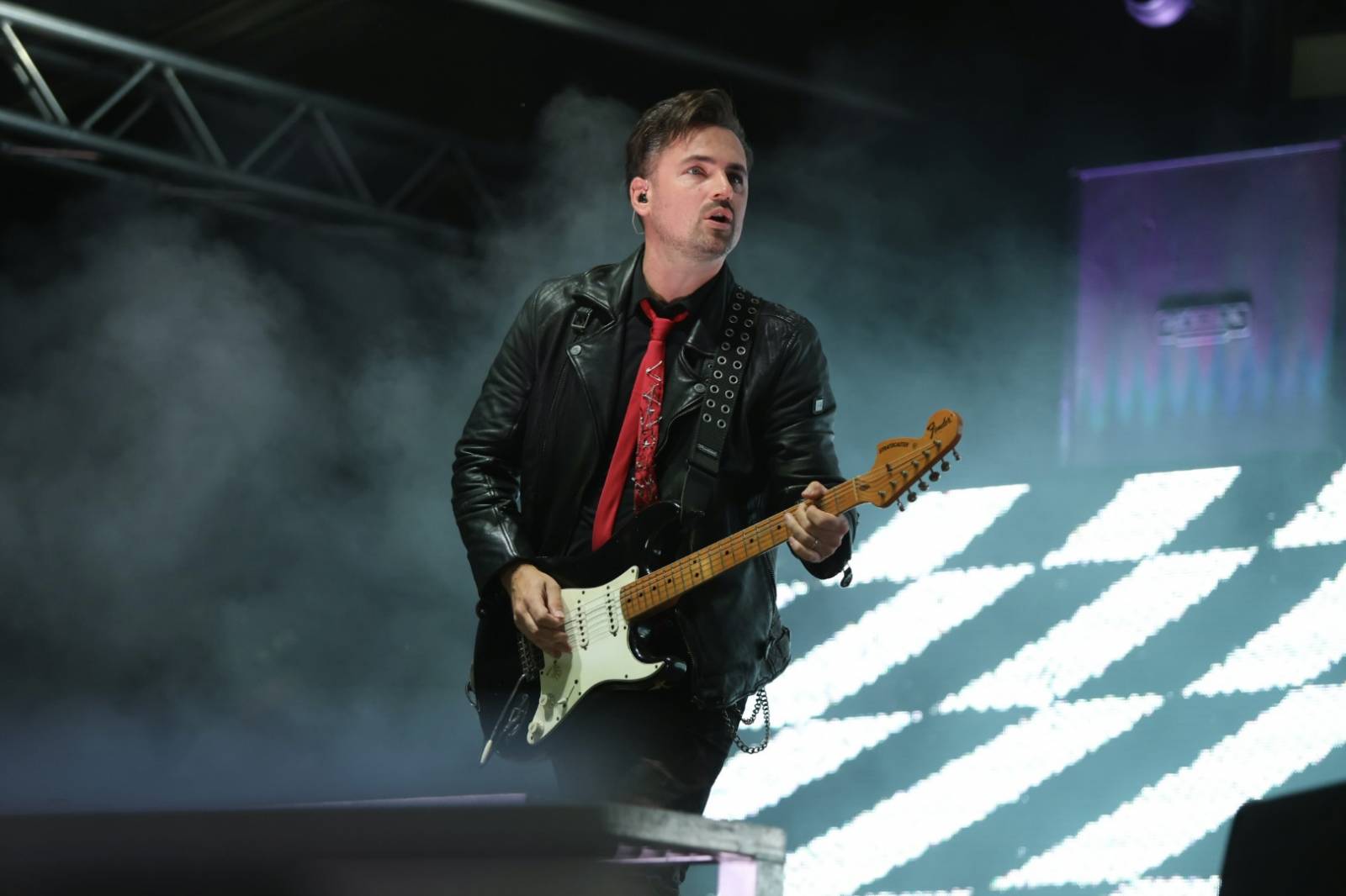 Hrady CZ poprvé v Hluboké nad Vltavou. Festival odstartoval Rytmus, závěr prvního dne obstaraly Rybičky 48