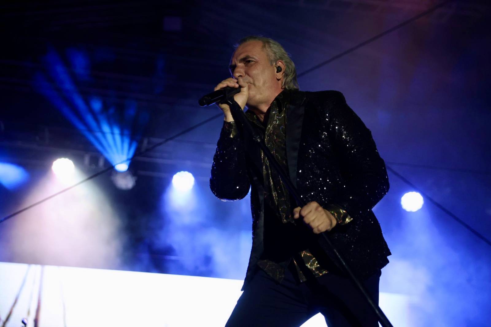 Hrady CZ poprvé v Hluboké nad Vltavou. Festival odstartoval Rytmus, závěr prvního dne obstaraly Rybičky 48