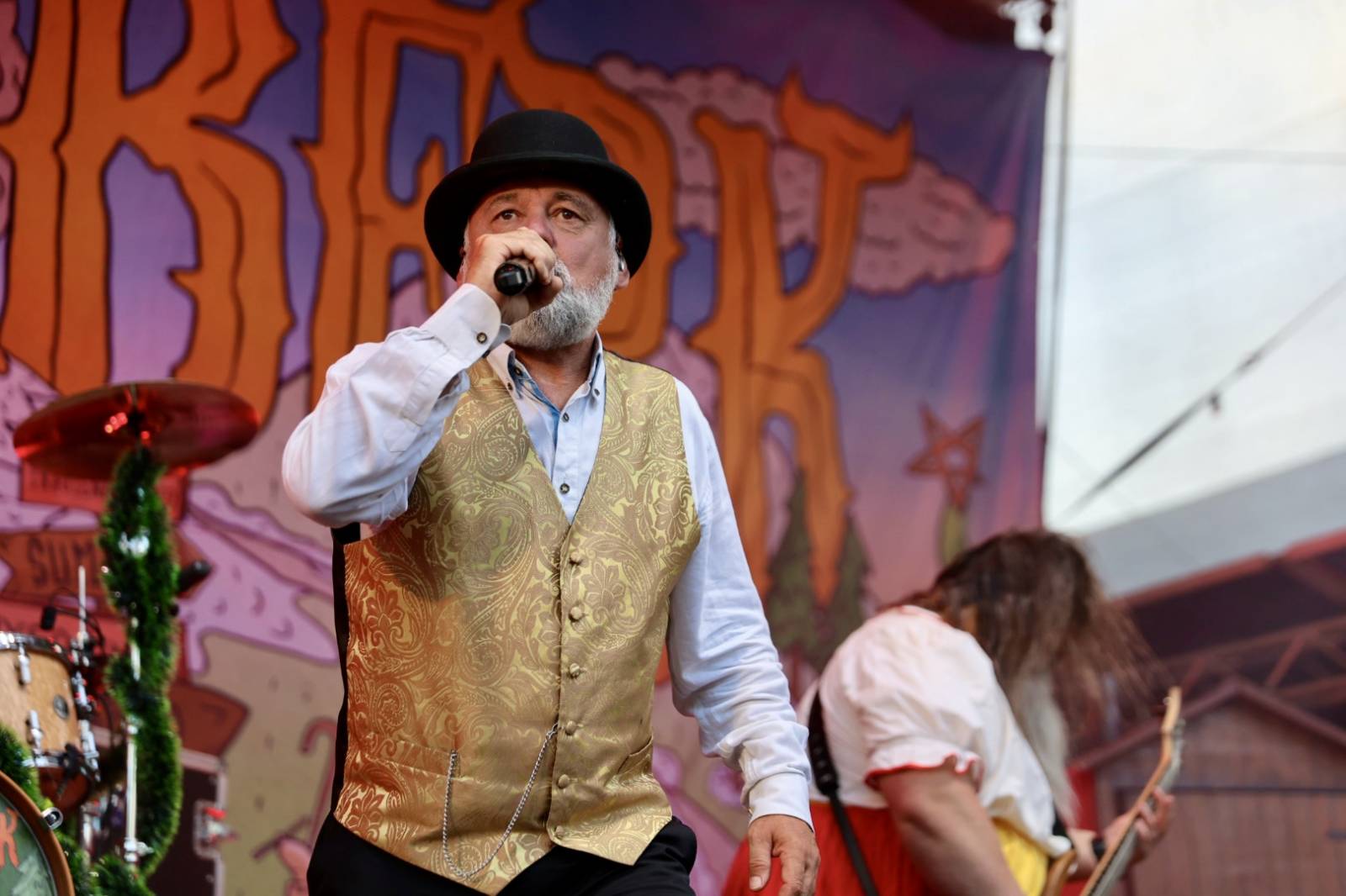 Hrady CZ poprvé v Hluboké nad Vltavou. Festival odstartoval Rytmus, závěr prvního dne obstaraly Rybičky 48