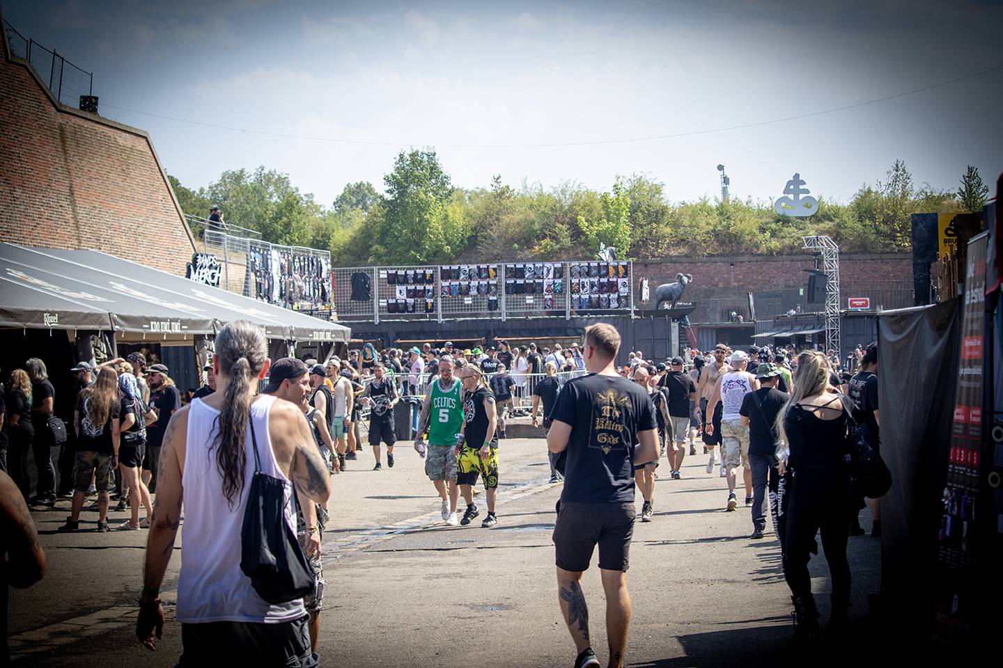 Brutal Assault, den první: Zářili Fit For An Autopsy, Amenra nebo Batushka, Guilt Trip se pokusili o největší circle pit v historii pevnosti