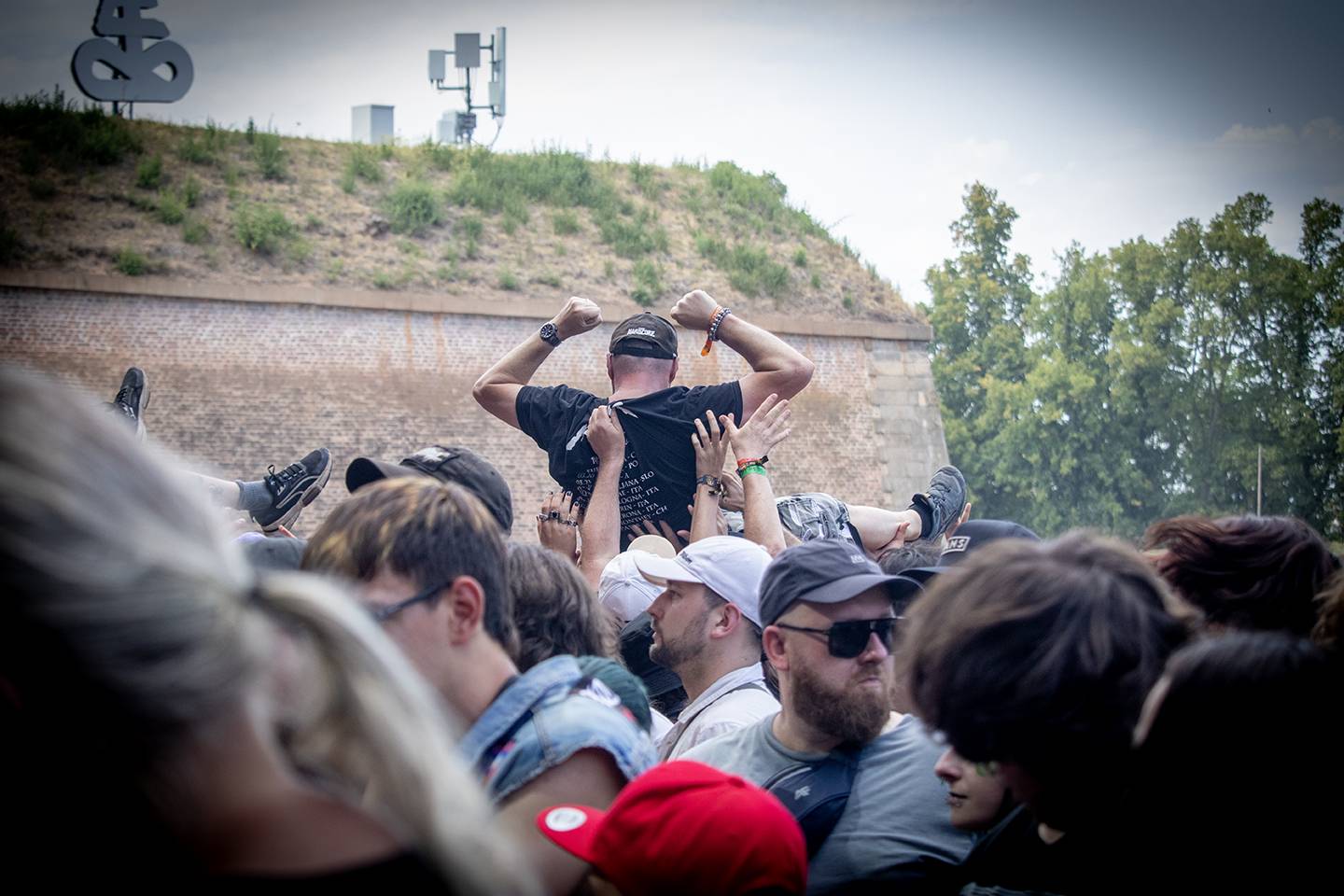 Brutal Assault, den první: Zářili Fit For An Autopsy, Amenra nebo Batushka, Guilt Trip se pokusili o největší circle pit v historii pevnosti