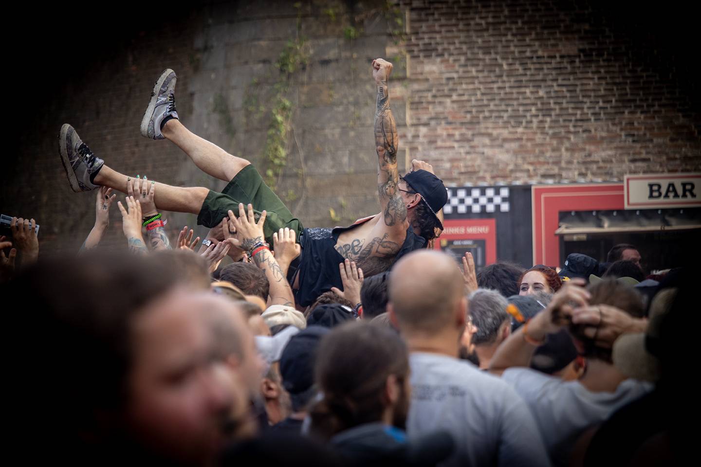Brutal Assault, den první: Zářili Fit For An Autopsy, Amenra nebo Batushka, Guilt Trip se pokusili o největší circle pit v historii pevnosti