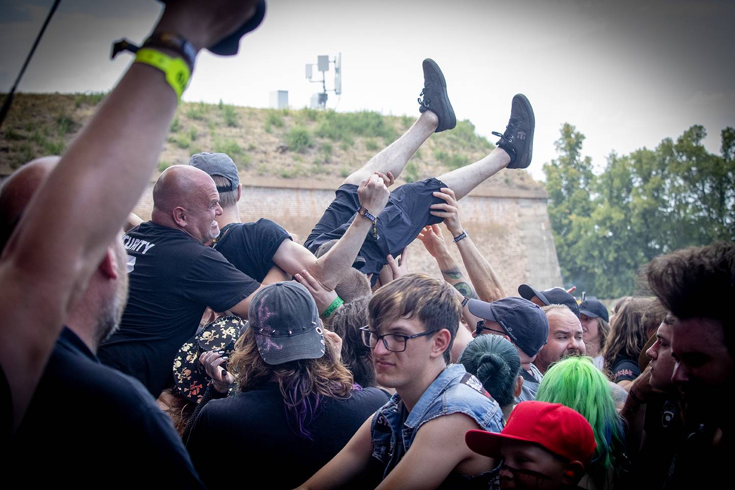 Brutal Assault, den první: Zářili Fit For An Autopsy, Amenra nebo Batushka, Guilt Trip se pokusili o největší circle pit v historii pevnosti