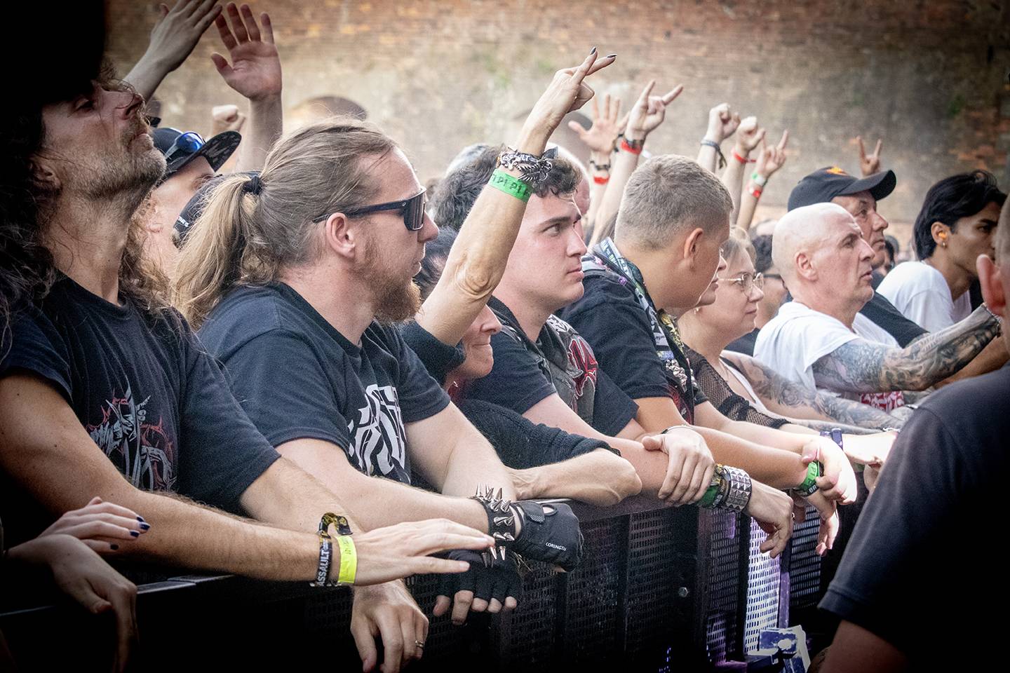 Brutal Assault, den první: Zářili Fit For An Autopsy, Amenra nebo Batushka, Guilt Trip se pokusili o největší circle pit v historii pevnosti