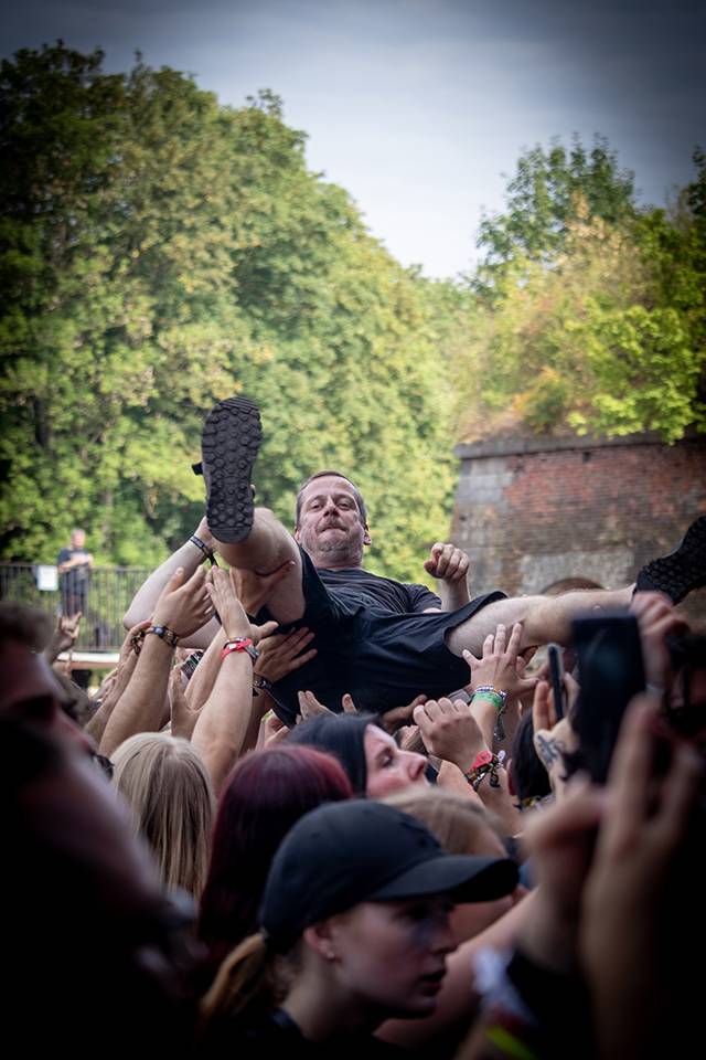 Jste na Brutal Assault? Najděte se v našem fotoreportu